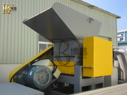 塑膠破碎機(jī)價(jià)格越做越低，去哪里找新的市場？